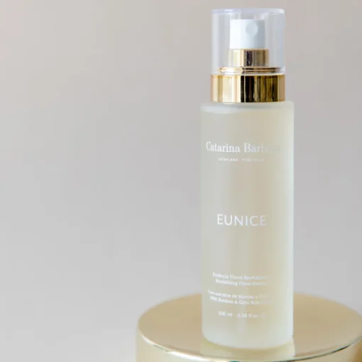 EUNICE - Feuchtigkeitsspender mit Hyaluron, Peptiden, Gotu Kola