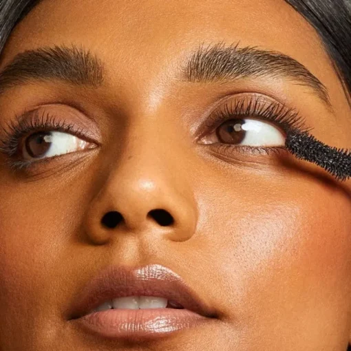 Fullest Voluminizing Mascara - ILIA - schwarze Wimperntusche