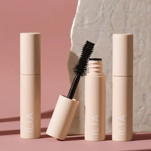 Fullest Voluminizing Mascara - ILIA - schwarze Wimperntusche