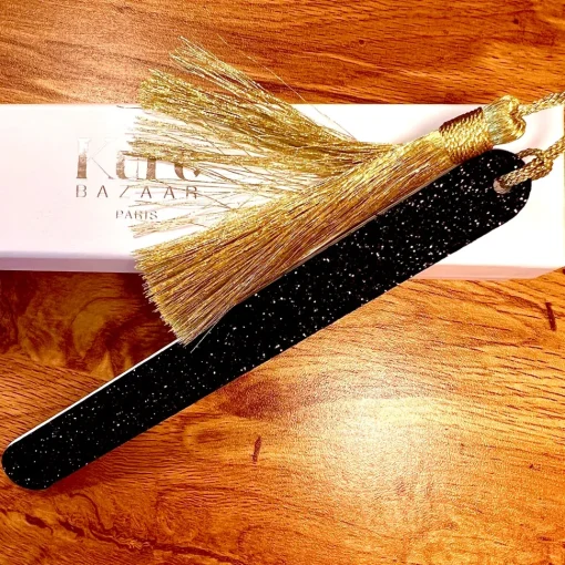Glitzer Nagelfeile SCHWARZ mit goldenem Pompon | Kure BAZAAR