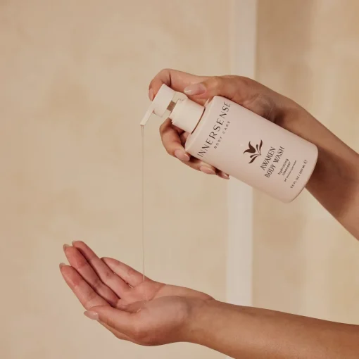 Innersense Organics AWAKEN BODY WASH - pflegendes Duschgel