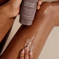 Innersense Organics INNER GLOW BODY SCRUB - Enzymatisches Körperpeeling