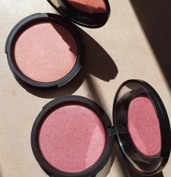 Luminescence ~ strahlendes Rouge und Highlighter in einem, in 2 Nuancen