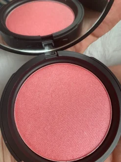 Luminescence ~ strahlendes Rouge und Highlighter in einem, in 2 Nuancen