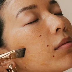Resurfacing Saffron AHA Masque - AHA-Pflegemaske mit Safran und milden Fruchtsäuren