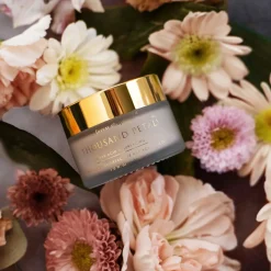 Thousand Petals – Reinigende und Haut erneuernde Maske mit Blütensäuren
